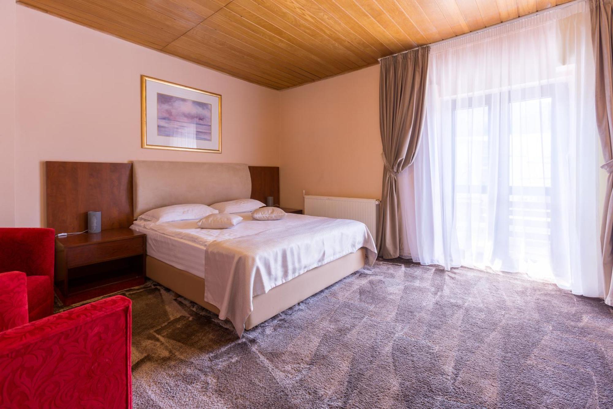 Vila Pinul Si Mesteacanul Poiana Brašov Exteriér fotografie